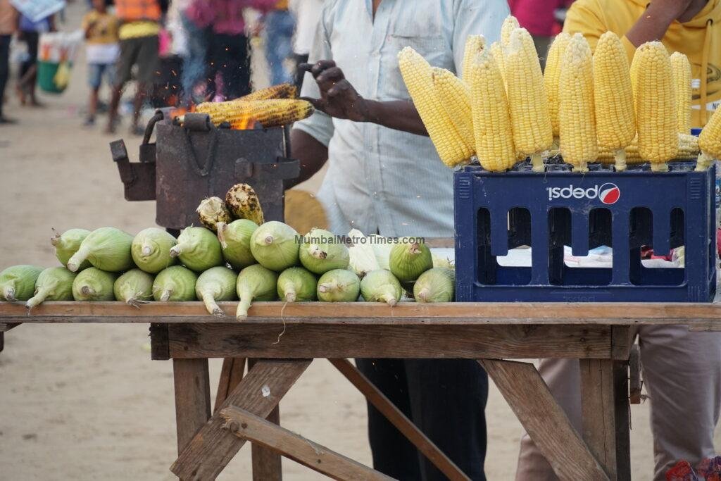 Roasted corn and raw mango stall on Juhu Beach