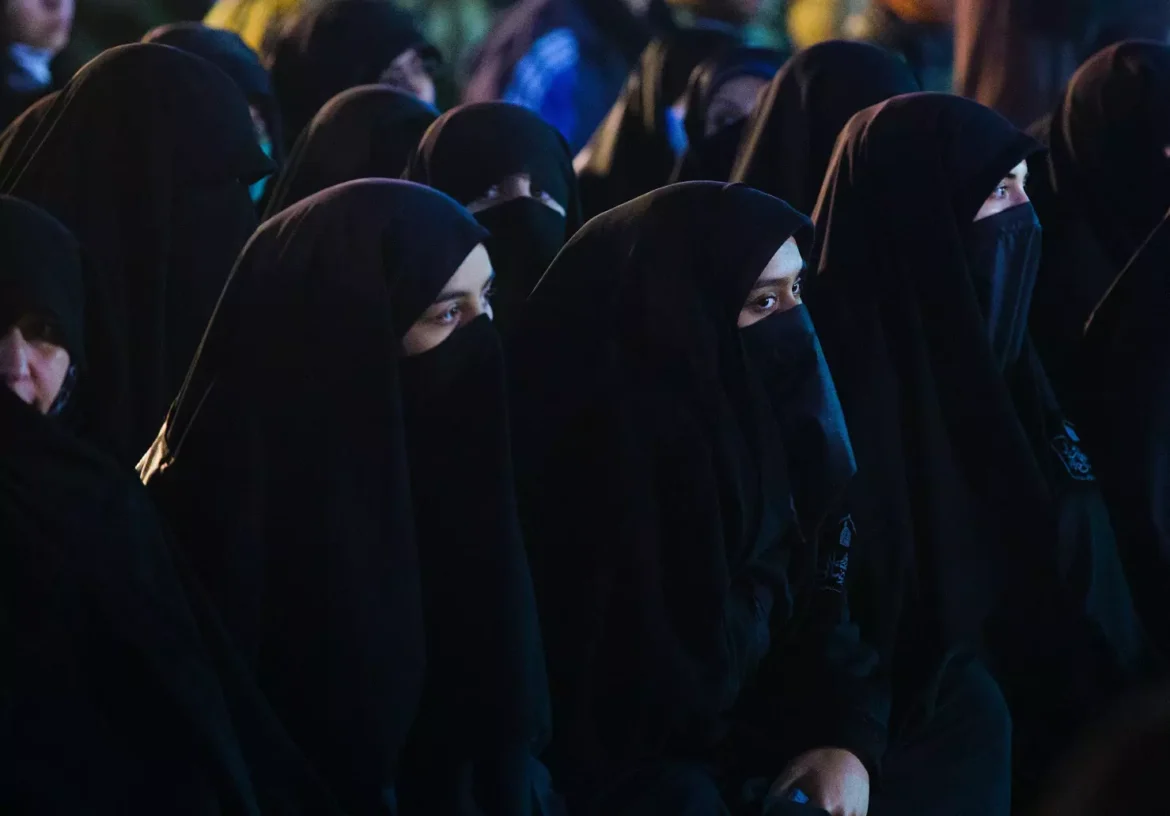 Burqa Mumbai College Issue