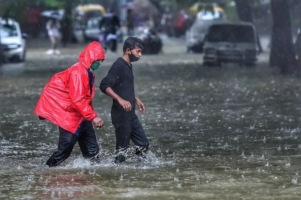 Mumbai Faces Continued Heavy Rains and Flight Delays