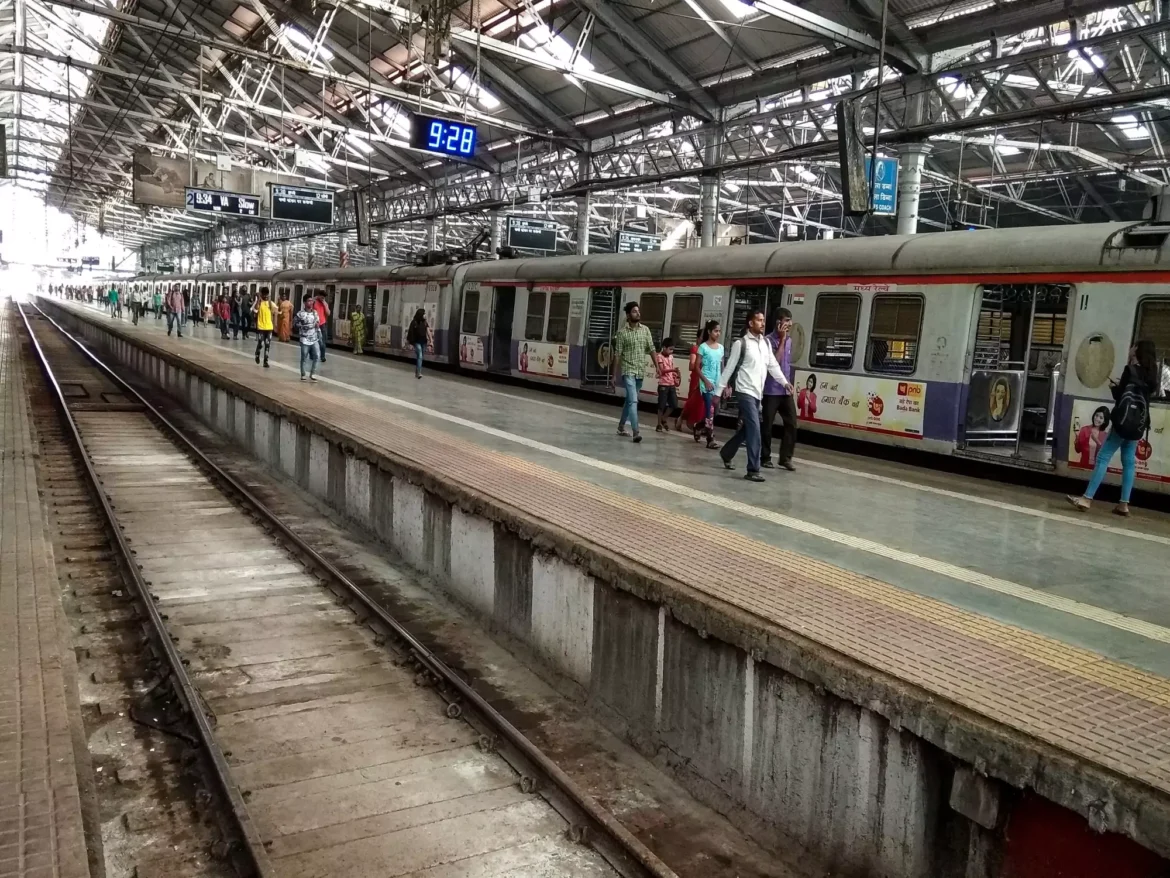 Rеvamping Mumbai's Railway Stations: Rs 100 Crore Rеdеvеlopmеnt Underway