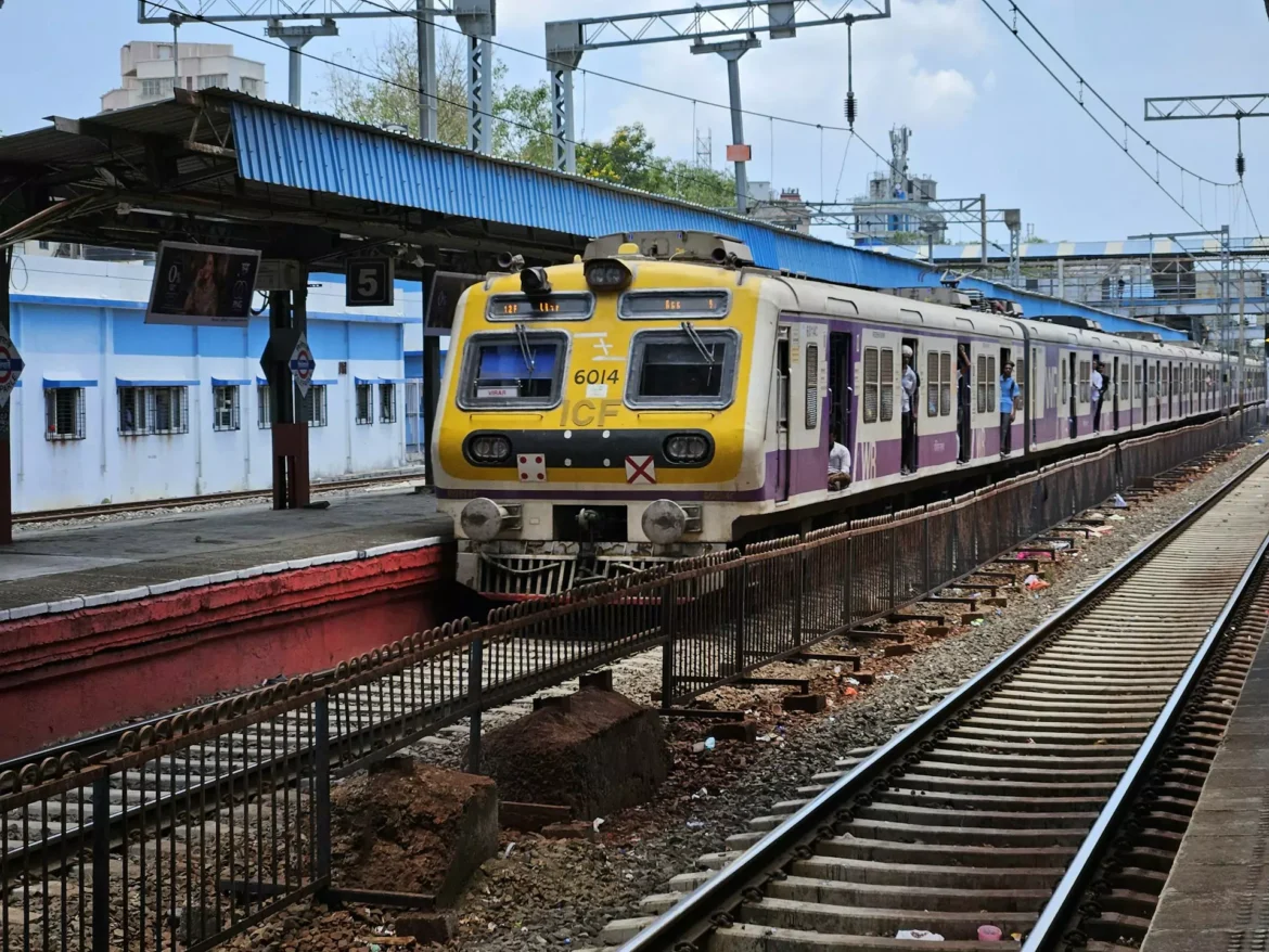 Mumbai Local Train Image