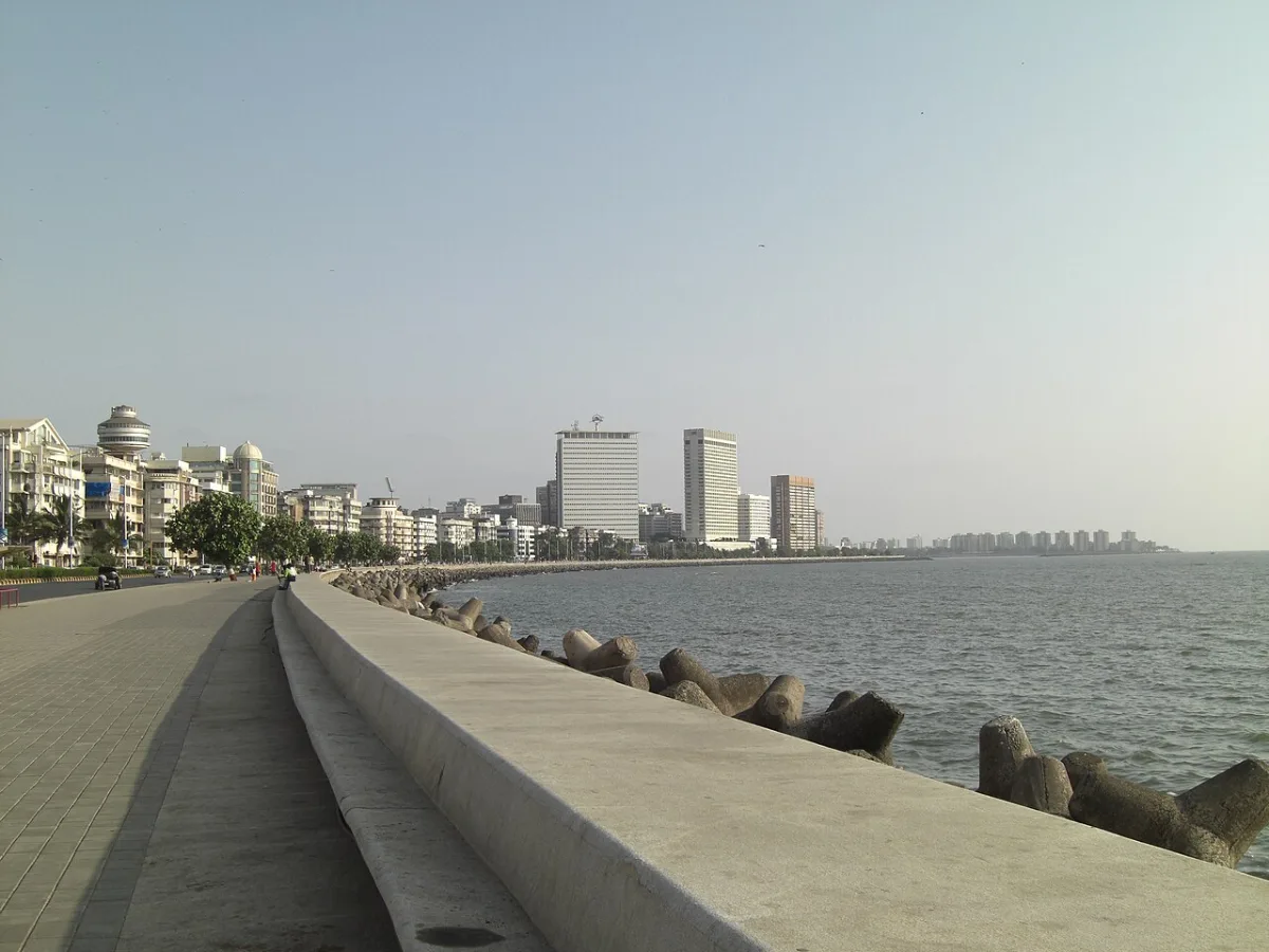 The sea wall and promenade curving along Marine Drive, Mumbai